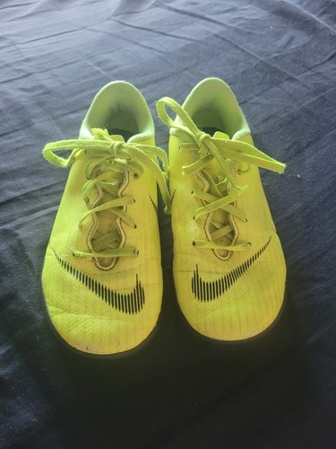 Yellow nike astro - nike, turf