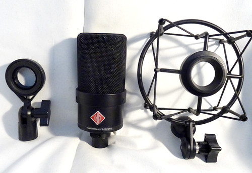 Neumann clone black - black, 103