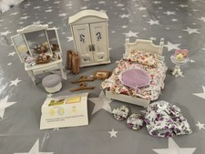 SYLVANIAN FAMILIES GUEST BEDROOM SET COMPLETE