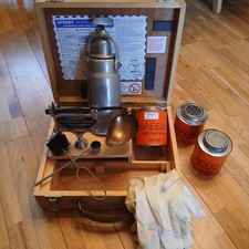 Speedy Moisture Tester, Ashworth instrumentation, complete with box and reagent