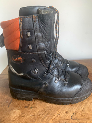 Treehog all leather chainsaw - all,