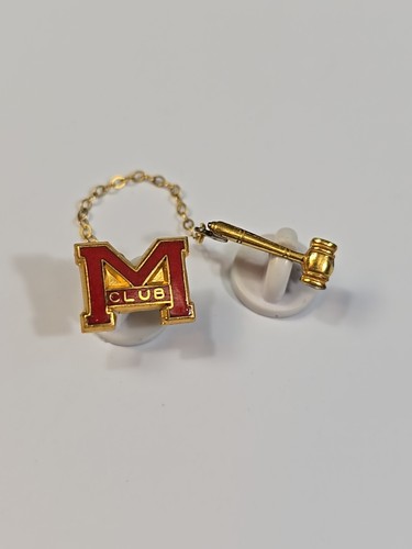 Club lapel pin - "m", chain