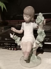 LLADRO Nao - Girl With Butterfly - #1354 - Excellent Condition
