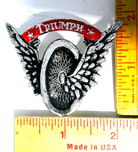 Triumph pin vintage