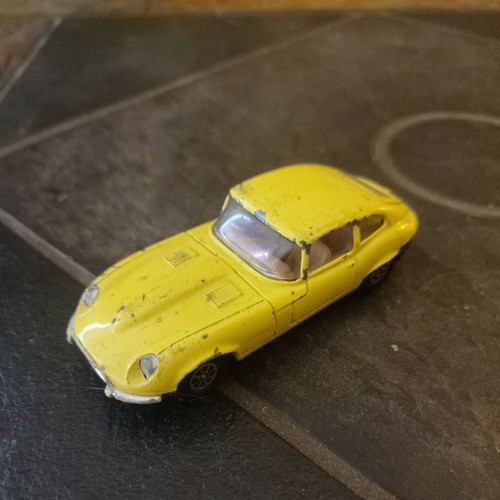 Corgi whizzwheels jaguar - corgi,