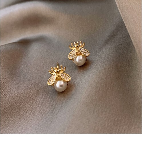 Honey bee pearl earrings - honey,