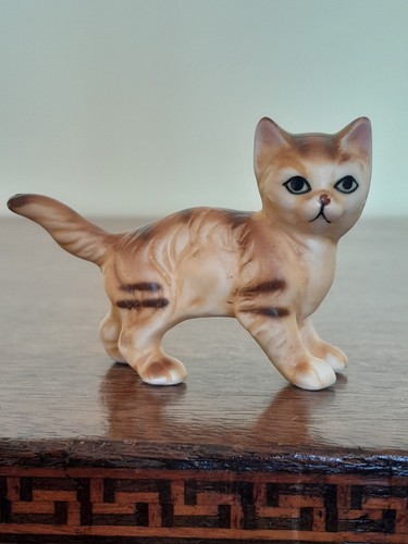 Vintage ceramic miniature - ceramic,