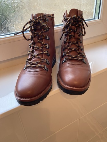 Ladies tan and boots size - ladies,