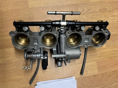 Yamaha 2cr throttle bodies - r1,