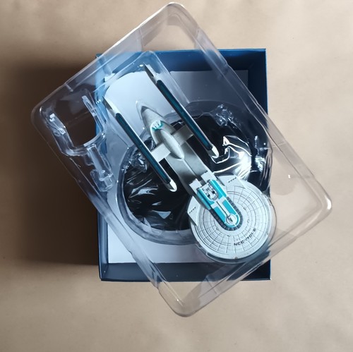 Eaglemoss star trek starships - eaglemoss,
