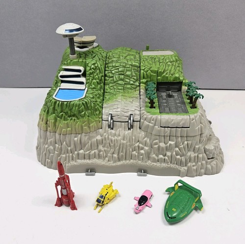 Thunderbirds tracy island - thunderbirds,