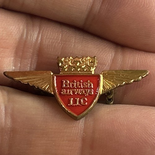 Small collectible pin badge - small,