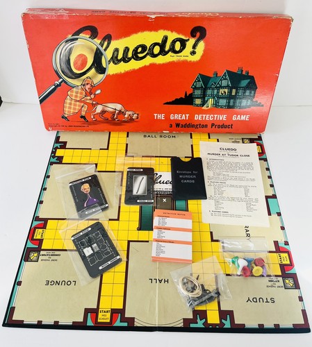Vintage cluedo board game - board,