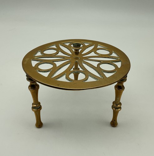 Vintage brass trivet - brass,