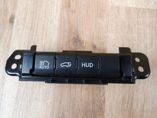 Lexus NX NX300H auto light