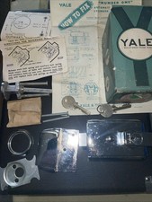 Yale Number 1 Chrome Automatic Deadlatch 52/9