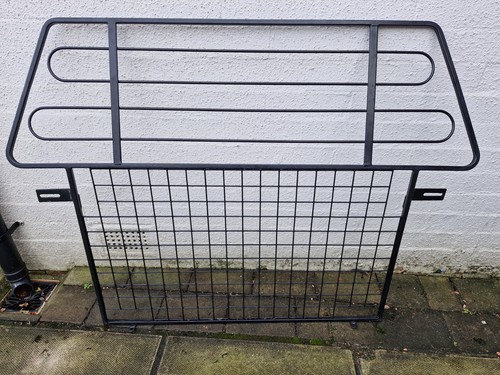 Dog guard landrover freelander - dog,