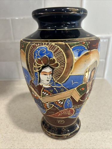 Japanese satsuma moriage vase - moriage,