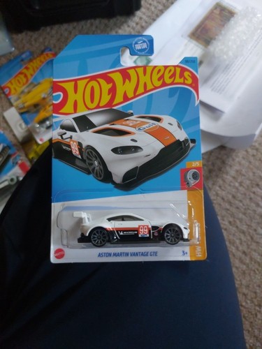 Hot wheels aston - hot, martin
