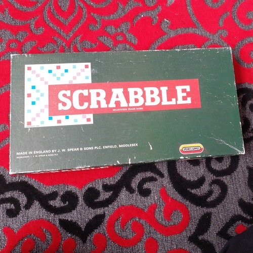 Scrabble board game vgc retro - game,