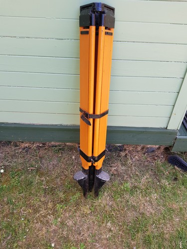 Sturdy wooden tripod - , for