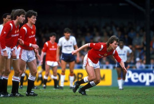 Luton town manchester united - town,