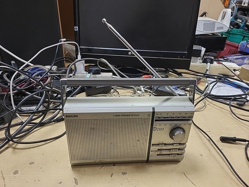Phillips d2102 portable radio - phillips,