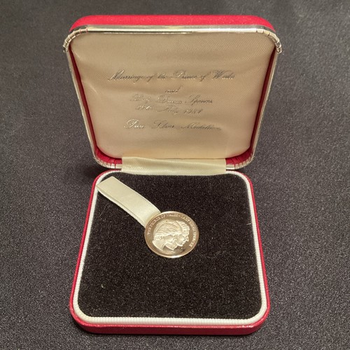 Hallmarked silver medallion - hallmarked,