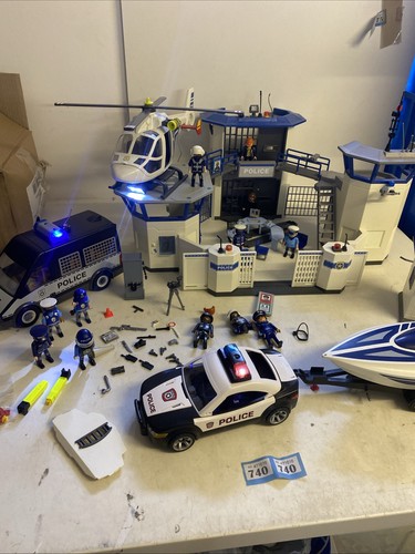 Playmobil police station - station, car