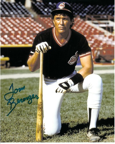 Tom berenger signed photo - berenger,