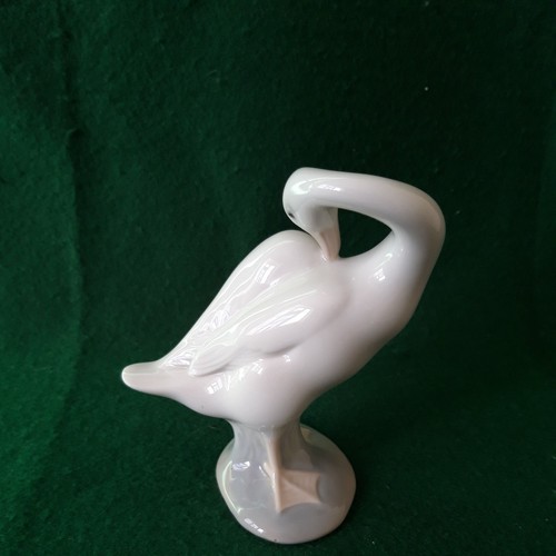 Lladro porcelain swan - porcelain,