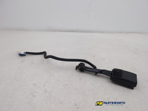 Hyundai i20 seat belt - hyundai,