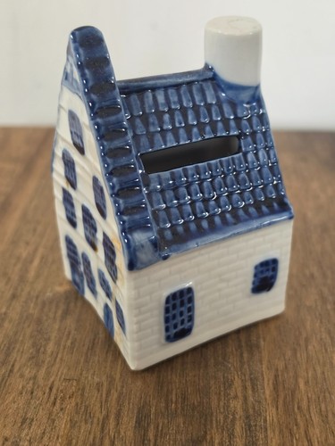 Vintage delft blue - delft, house