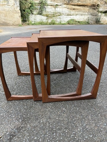 Plan nest tables teak - nest,