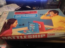 MB Games Battleships 1971 classic retro game Canadian version, complete original