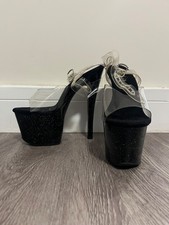Black and glitter Pleaser
