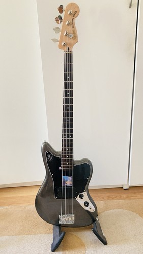 Squier short scale jaguar - short,
