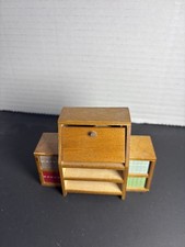 OLD VINTAGE DOLL HOUSE WOODEN