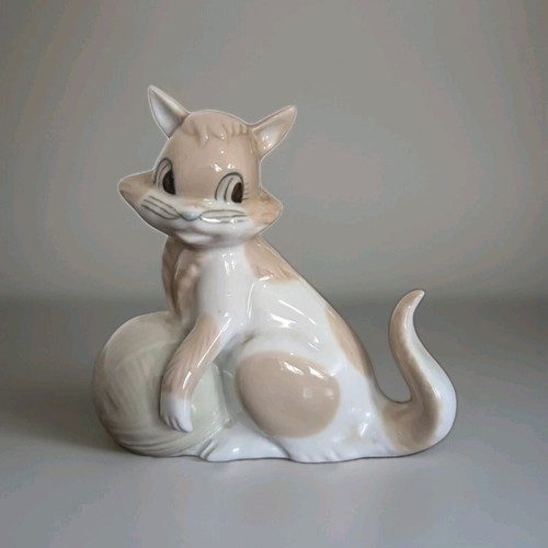 Miguel requena cat with - miguel,