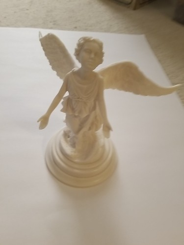 Angel sculpture statue white - ,