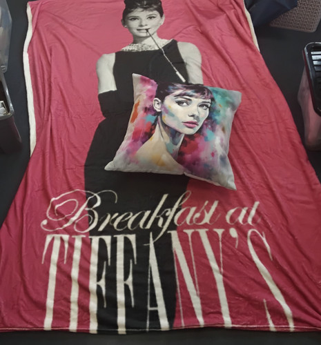 Audrey hepburn breakfast - hepburn, at