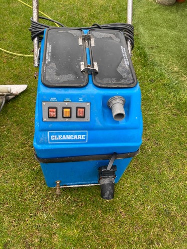 Commercial carpet cleaner - commercial,