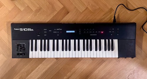 Roland digital sampler - roland, &