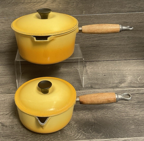Two creuset yellow - two, le