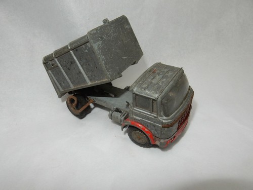 Diecast toy bin - diecast, poor