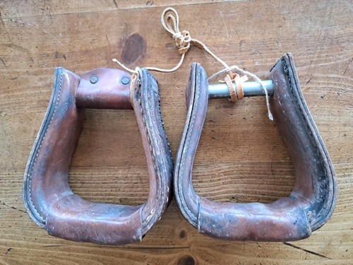 Vintage western style saddle - vintage,