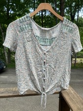 Pink Rose Women's Crop Top Size Medium Green Floral Short Sleeve