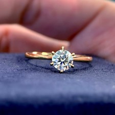 18K Gold Natural Diamond Ring