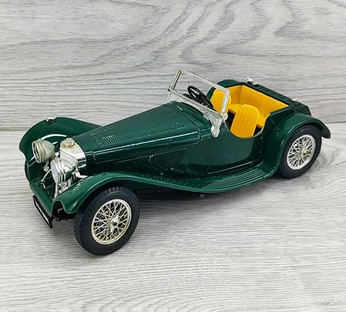 Burago scale 1937 green - 1:18,