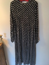 Jeff and Co Dress 8 Fits 10 Black White Light Sheering To Chest